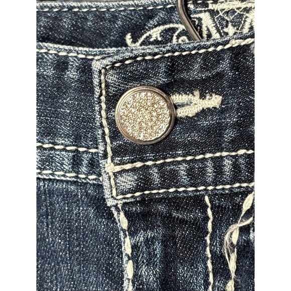 Maurices Premium Denim Shorts Womens 7/8 Bling Flap Pockets Dark Wash Stitching - Picture 4 of 10